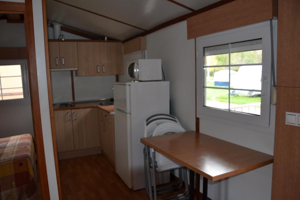 Camping Fuentes Blancas Бургос Номер фото