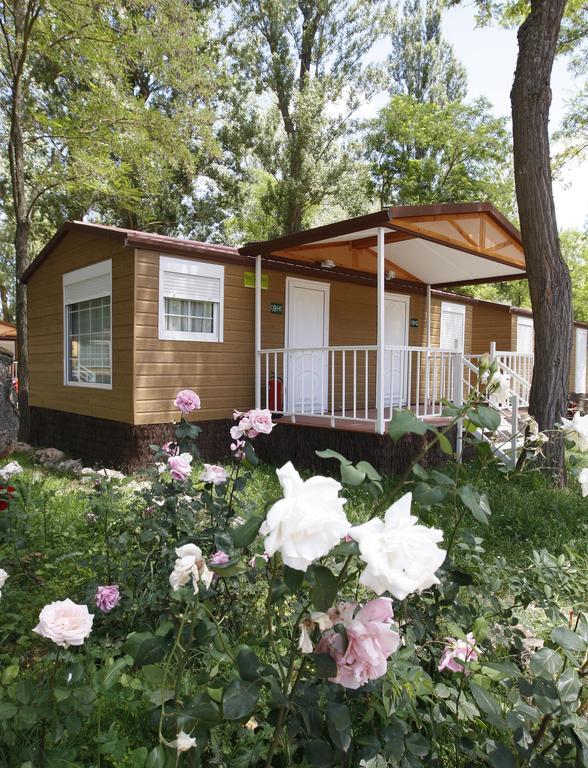 Camping Fuentes Blancas Бургос Номер фото